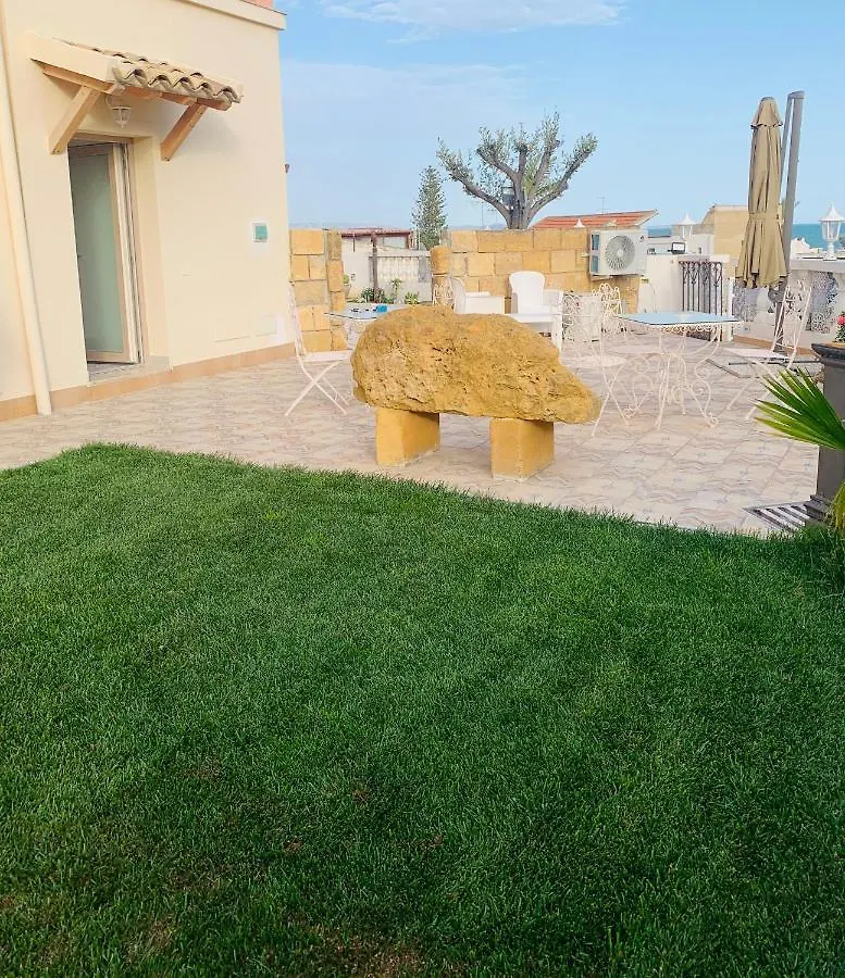 Villa Maresa Realmonte Bed & Breakfast